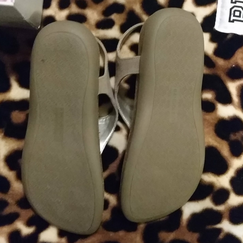 Sandals - Picture 3 of 4